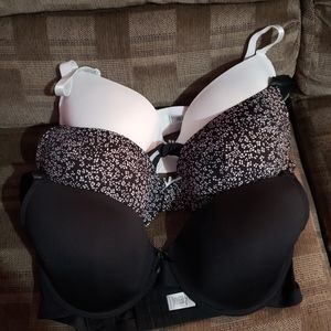 Set of 3 bras 44D